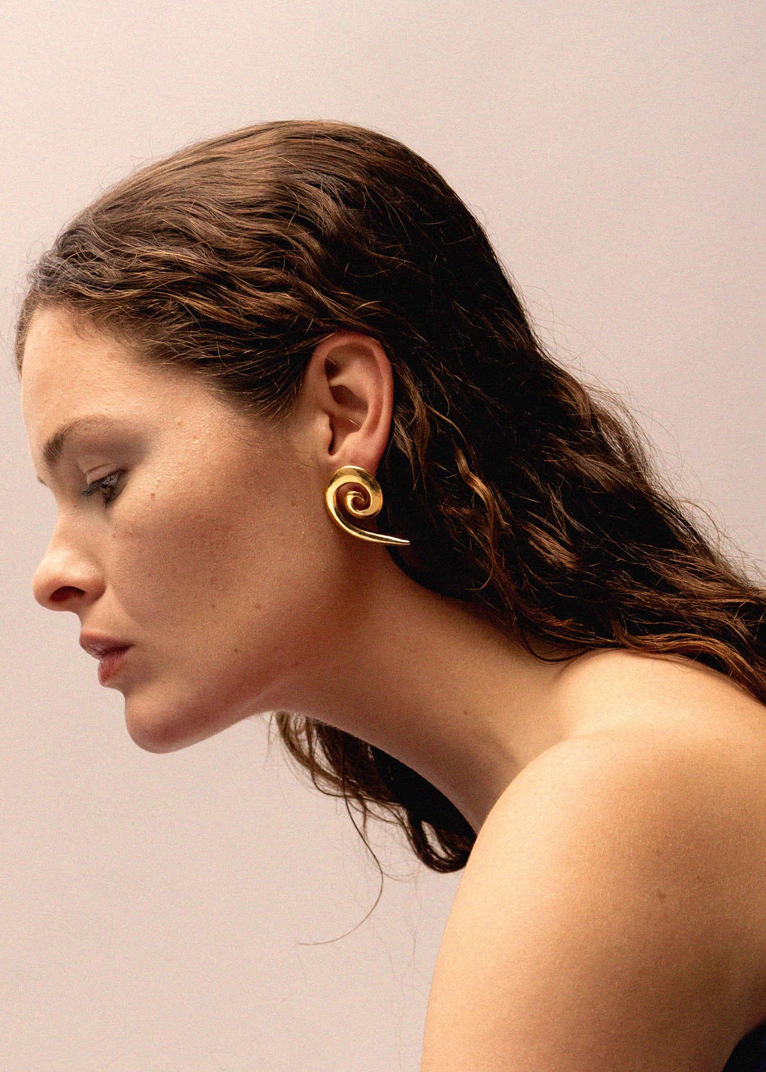 Spira Earrings in Gold