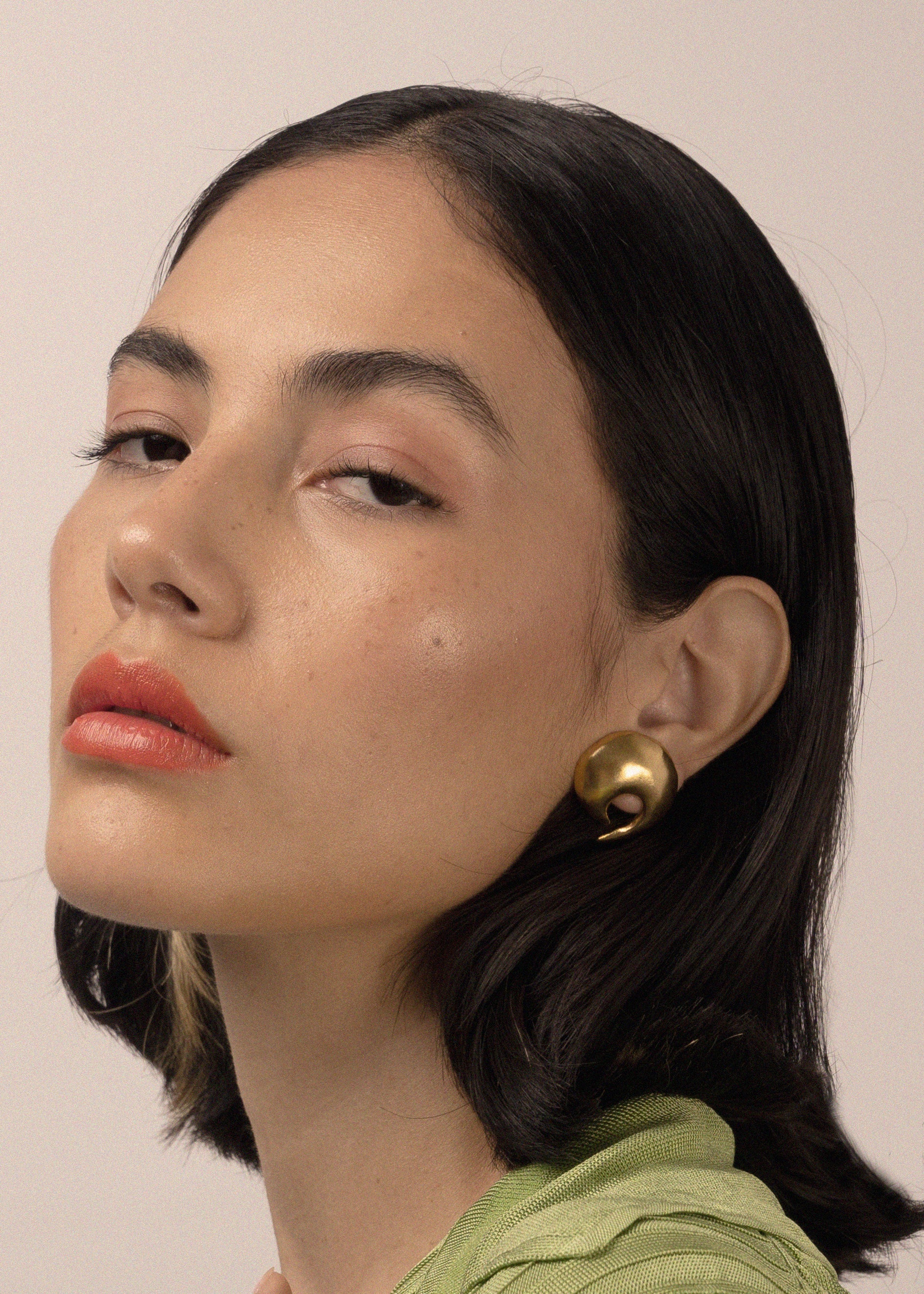 Cai Earrings in Gold